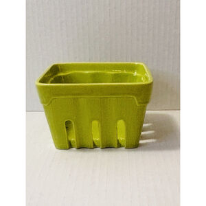 PIER 1 GREEN STONEWARE SQUARE BERRY BASKET Discontinued Rare
